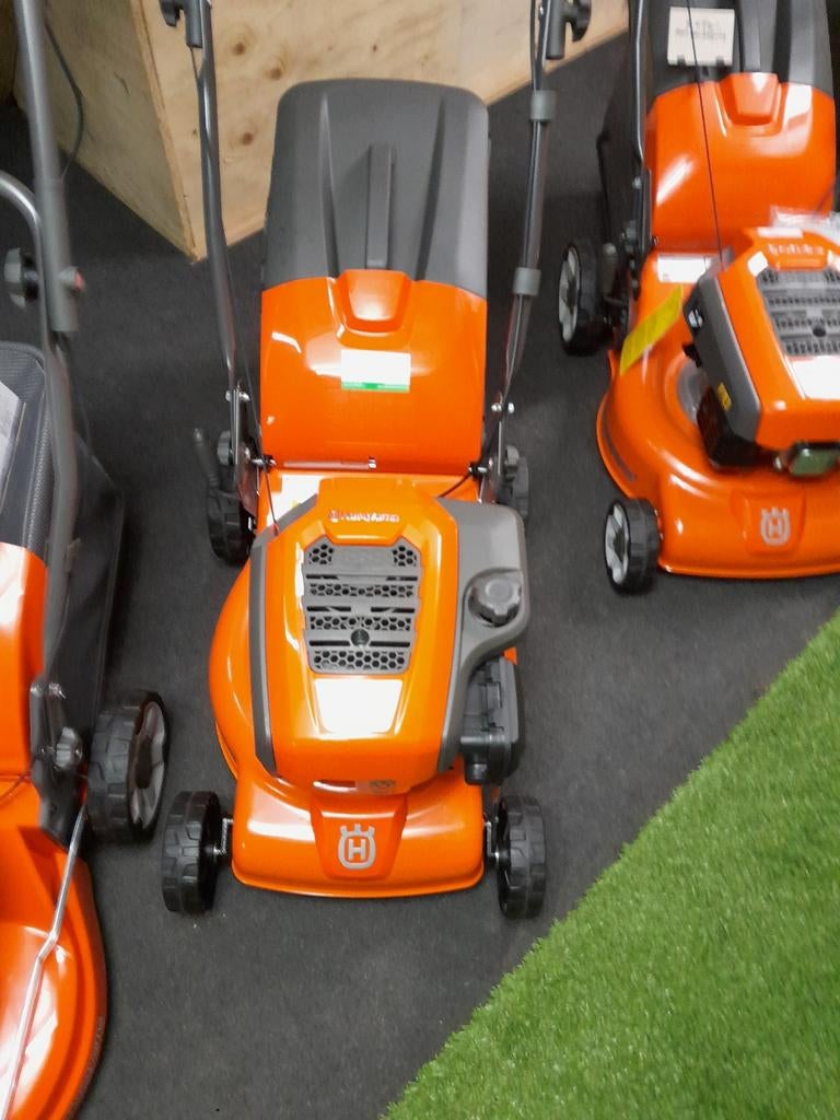 Husqvarna motormaaier NIEUW, Tuin en Terras, Grasmaaiers, Ophalen of Verzenden, Nieuw
