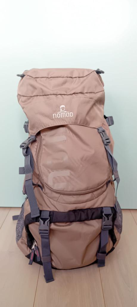 NOMAD beige backpack 55 liter met zwart hoes, Ophalen, Zo goed als nieuw, Rugzak