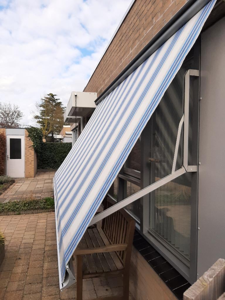 Uitval Zonnescherm, Ophalen, Gebruikt, 150 tot 300 cm, 250 cm tot 450 cm