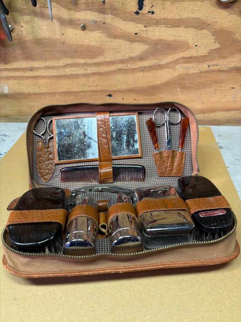 Vintage Reis Toilet Set - Leer en Chroom, Ophalen of Verzenden, Gebruikt, Bruin, Heer of Dame
