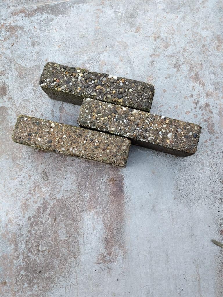 waaltjes, betonbestrating 20X5 cm. Gratis, Ophalen, Klinkers, Zo goed als nieuw, 10 m² of meer