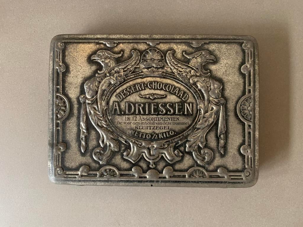 Antiek blik Driessen Dessert chocolade mooi relief!, Ophalen of Verzenden, Gebruikt, Overige