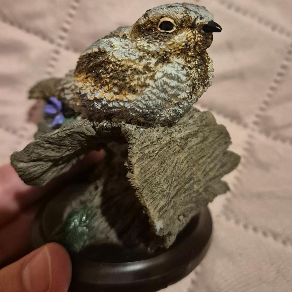 Vogelwelt handgeschilderd beeldje uit 2003, Verzamelen, Beelden en Beeldjes, Dier, Ophalen of Verzenden