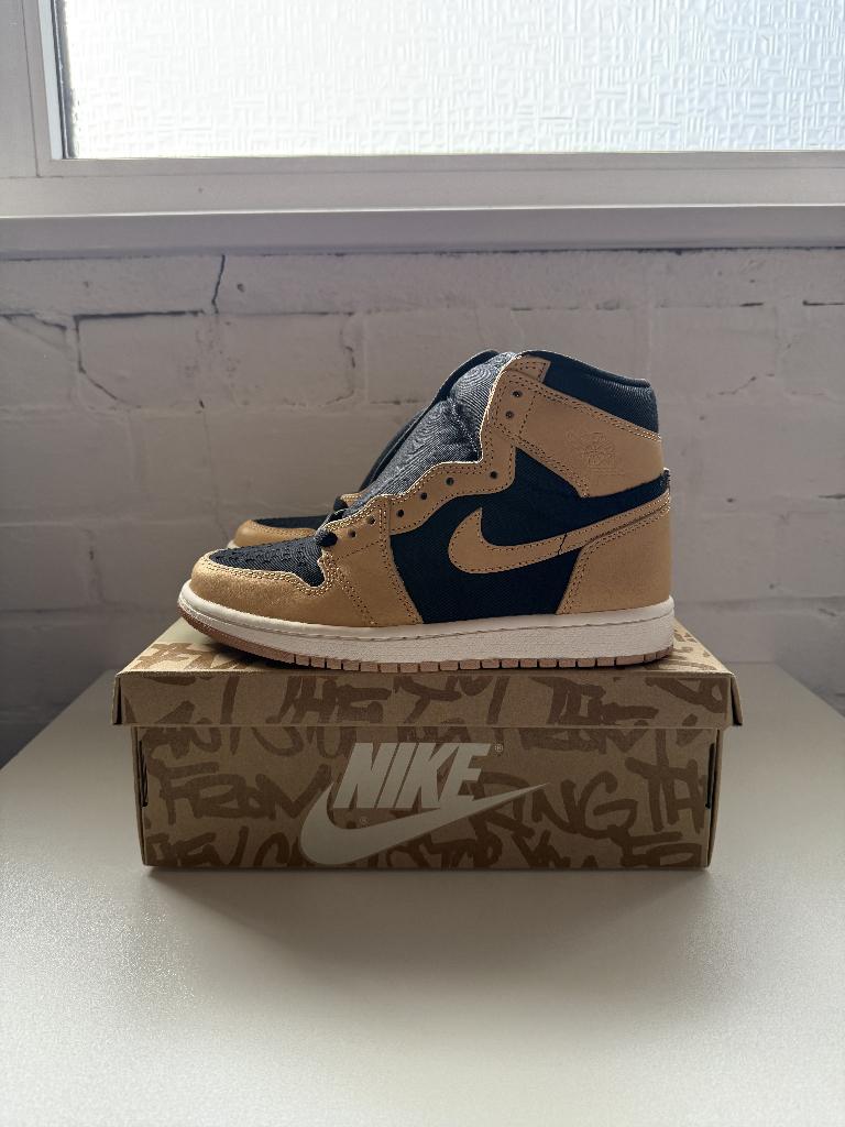 Jordan 1 high Heirloom maat 37.5, Overige kleuren, Nieuw, Ophalen of Verzenden, Sneakers of Gympen