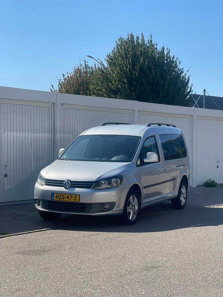 Volkswagen Caddy 1.2 TSI 77KW Maxi 2011 7 persoons Grijs, Auto's, Volkswagen, Voorwielaandrijving, 1442 kg, 4 cilinders, 7 stoelen