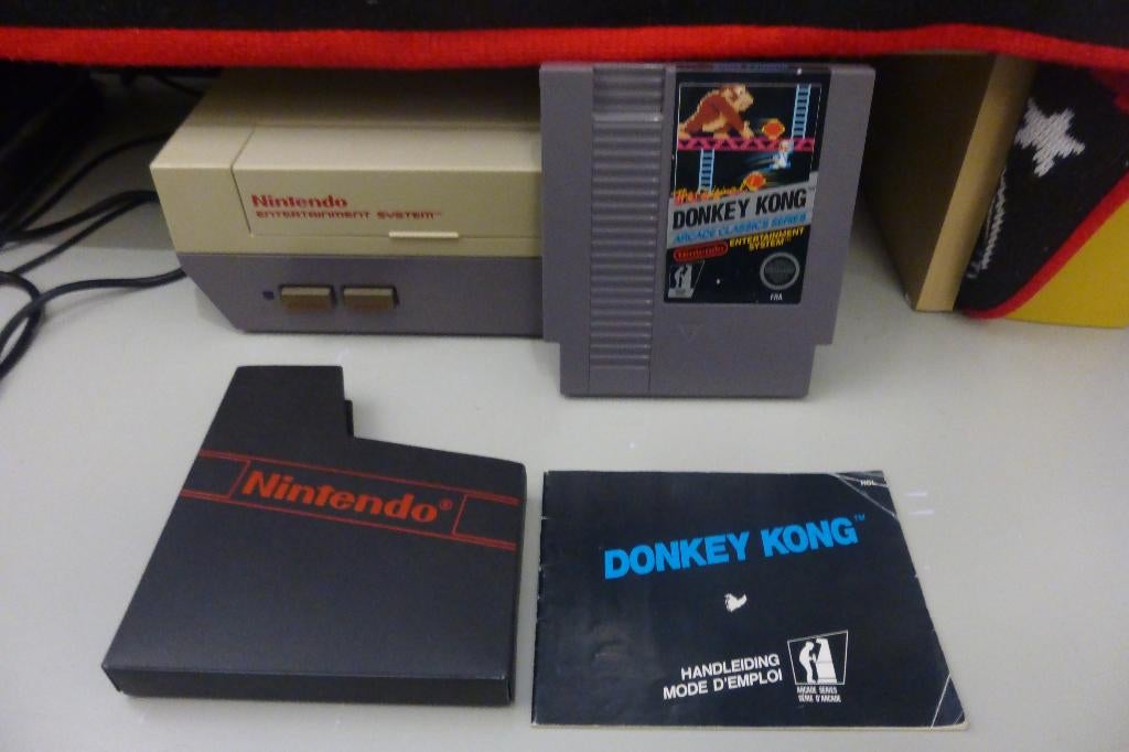 Donkey Kong Arcade Classics Series met boekje, 1 speler, Zo goed als nieuw, Vanaf 3 jaar, Ophalen