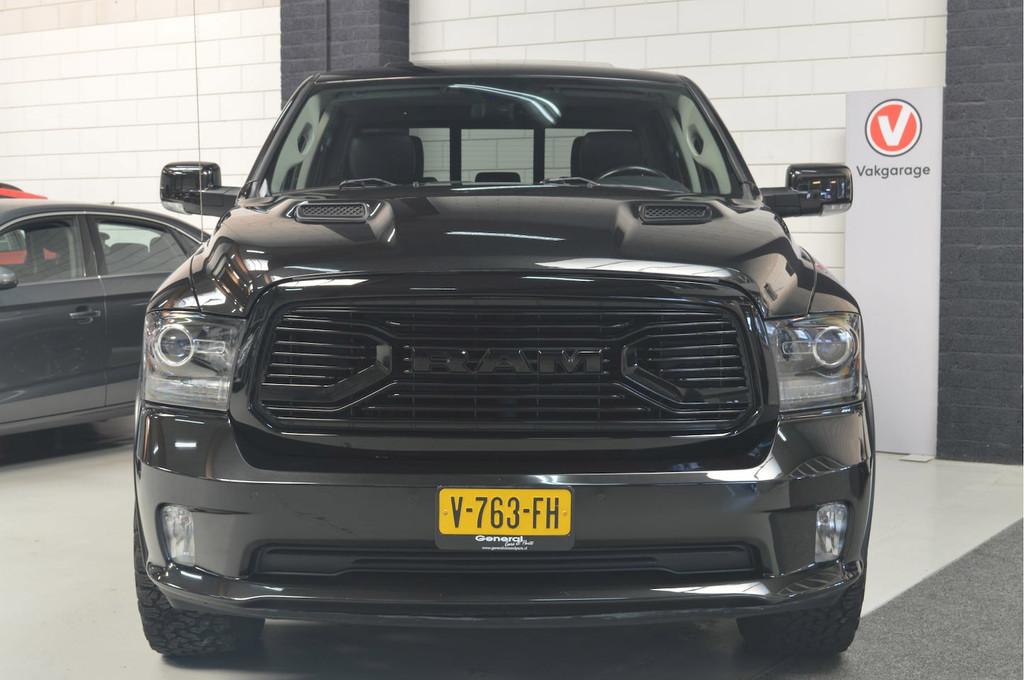 Dodge Ram 1500 5.7 V8 4x4 Quad Cab 6'4 Sport // LEDER // NAV, Auto's, Automaat, Gebruikt, Zwart, Bedrijf