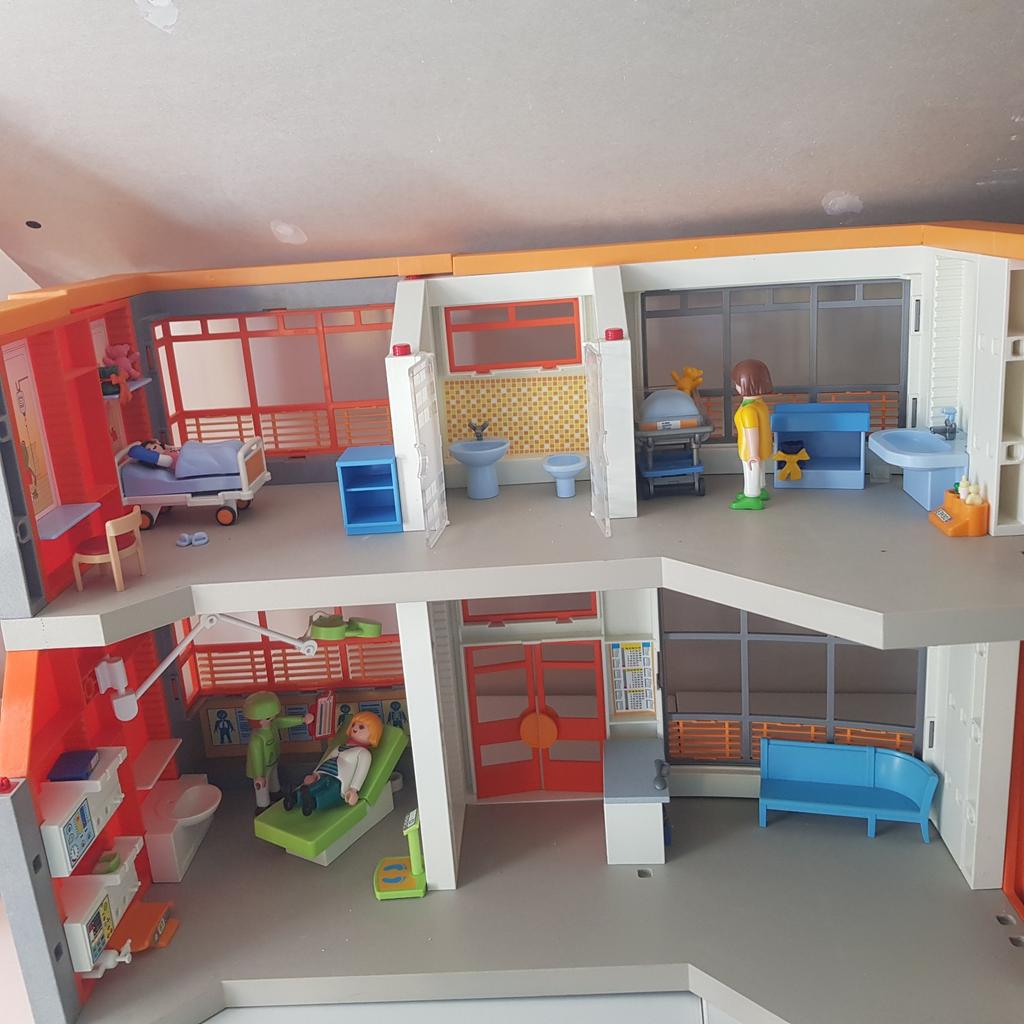 Playmobil ziekenhuis met ambulance 6657, Ophalen of Verzenden, Gebruikt, Complete set