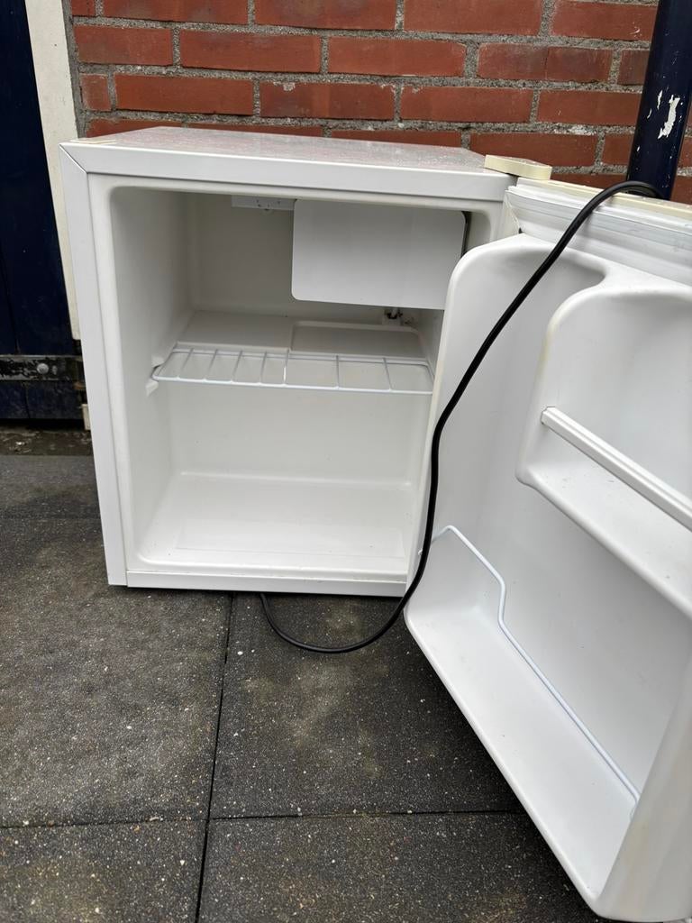 Camping koelkast met vriesvak, Ophalen of Verzenden, Zo goed als nieuw, Minder dan 60 cm, Minder dan 85 cm