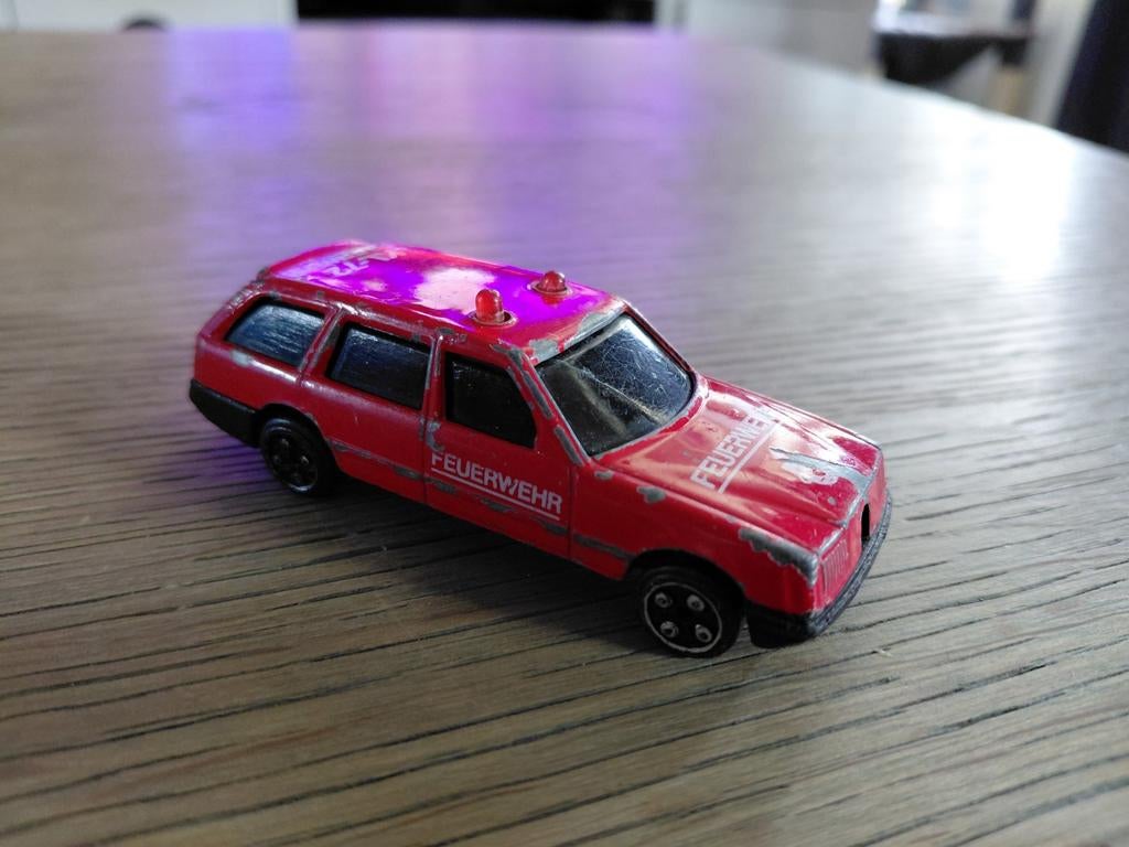 Mercedes 300 TD Estate Fire Chief (W124) in brandweer 1:56, Ophalen of Verzenden, Gebruikt, Auto