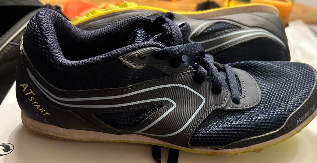 Spikes maat 35 weinig gebruikt hardlopen, Ophalen, Zo goed als nieuw, Spikes, Overige merken