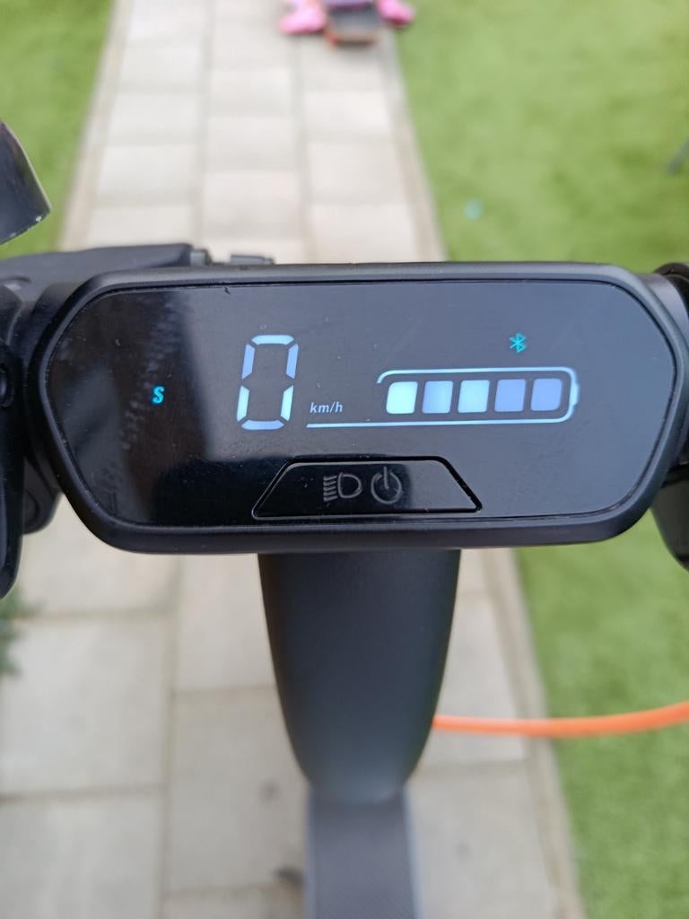 Elektrische step met display en verlichting, Fietsen en Brommers, Steps, Gebruikt, Elektrische step (E-scooter), Ophalen of Verzenden