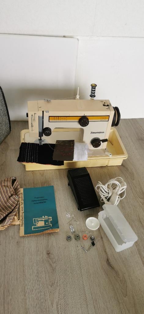Naaimachine naumann 8014 Zo goed als nieuw, Hobby en Vrije tijd, Naaimachines en Toebehoren, Ophalen of Verzenden, Zo goed als nieuw