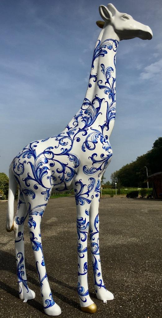 Giraffe -tuinbeeld-levensgroot, Tuin en Terras, Tuinbeelden, Ophalen of Verzenden, Nieuw, Kunststof, Dierenbeeld