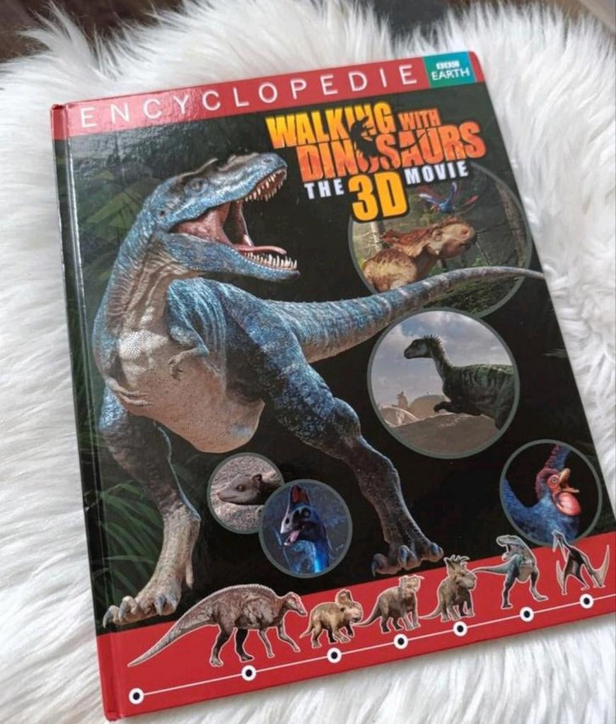 Walking with dinosaurs boek, Ophalen of Verzenden, Zo goed als nieuw, Overige diersoorten