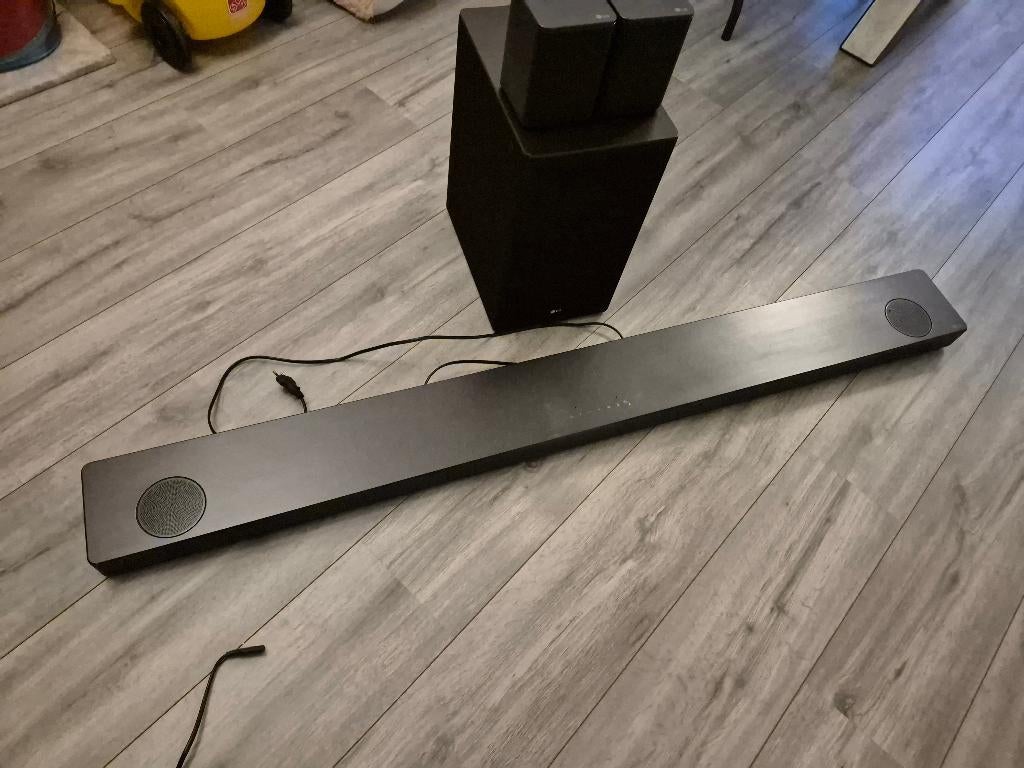 LG SL10YG Soundbar + subwoofer + achter speakers, Ophalen, Bluetooth, Zo goed als nieuw
