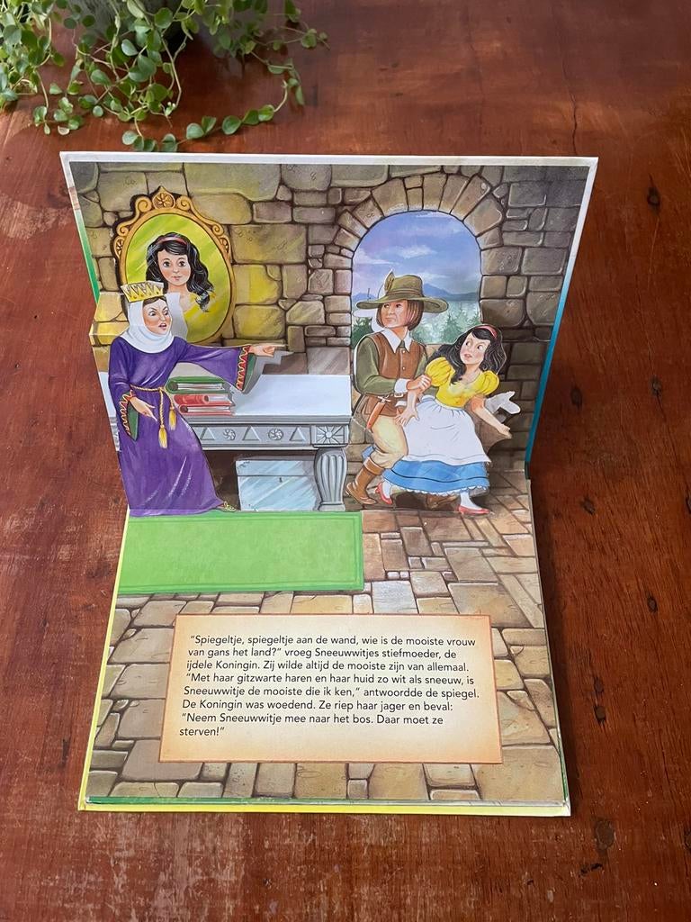 Sneeuwwitje -Een pop up boek, Ophalen, Zo goed als nieuw, Sprookjes