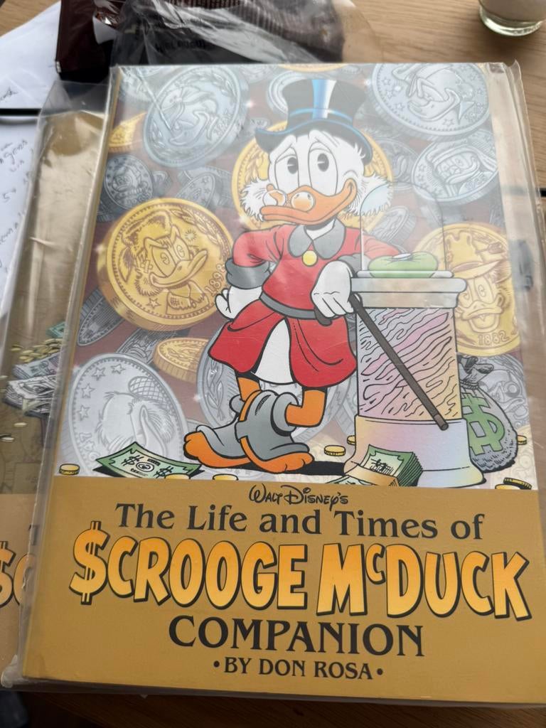 Life and times of Scrooge McDuck van Don Rosa Companion, Eén stripboek, Ophalen of Verzenden, Zo goed als nieuw