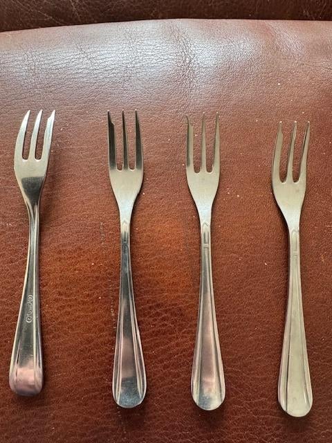 4 Sola taartvorkjes, art deco model kerkraam, Antiek en Kunst, Ophalen of Verzenden