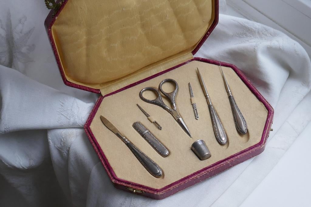 Antieke zilveren 8 delige garnituur in doos, Antiek en Kunst, Verzenden
