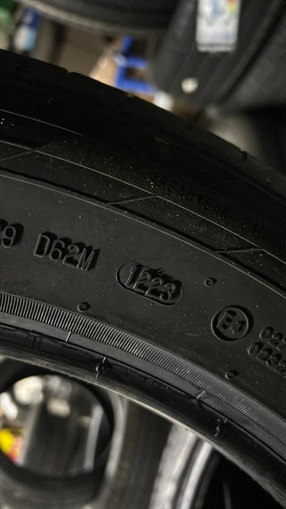 Continental contisportcontact 5P 285/45 ZR 21 (109Y), 285 mm, 21 inch, Winterbanden, Ophalen of Verzenden