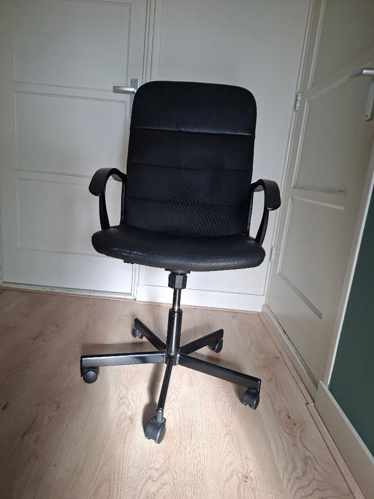 Bureaustoel Ikea Renberget, Huis en Inrichting, Bureaustoelen, Ophalen, Gaming bureaustoel, Zwart, Zo goed als nieuw