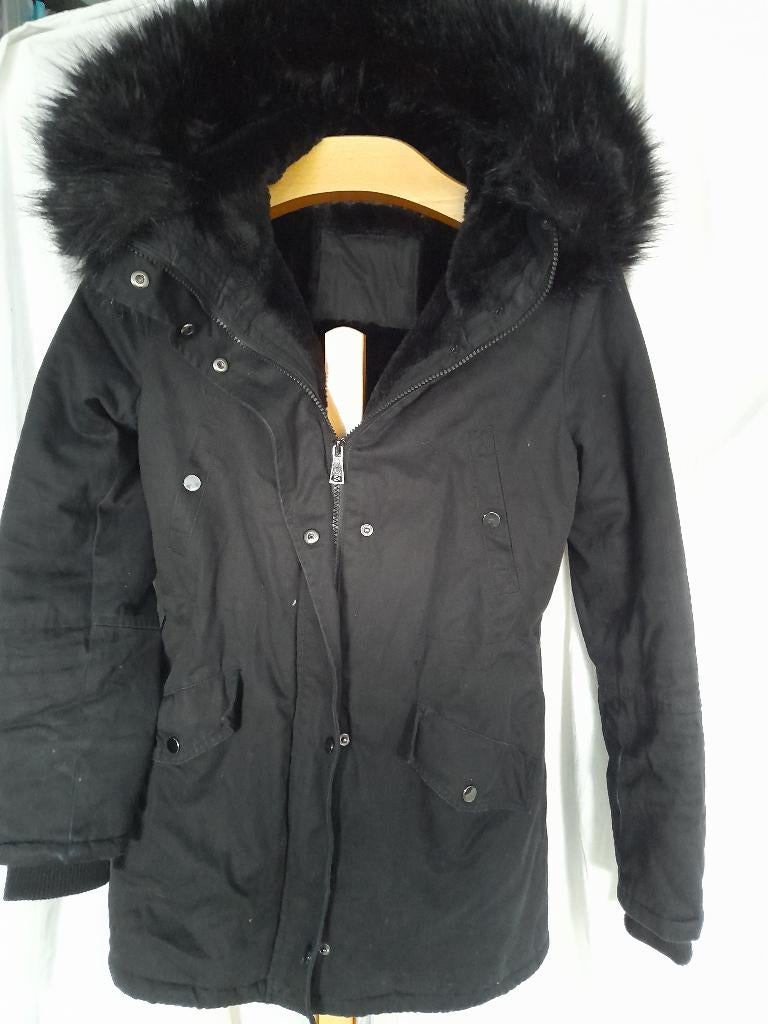 Winterjas gevoerd met bont, Zwart, Ophalen of Verzenden, Onbekend, Maat 36 (S)