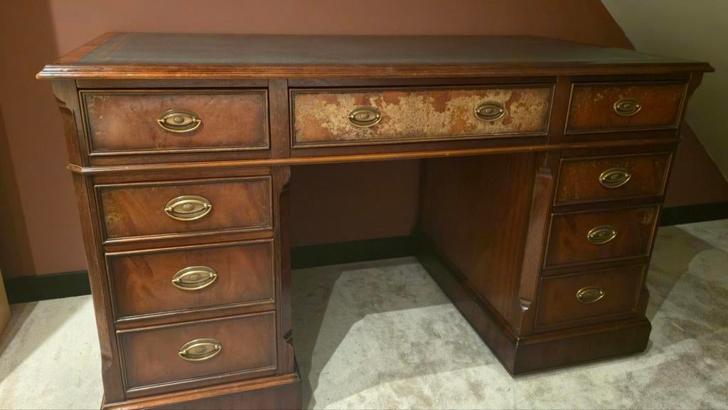 Klassiek Engels bureau, Ophalen