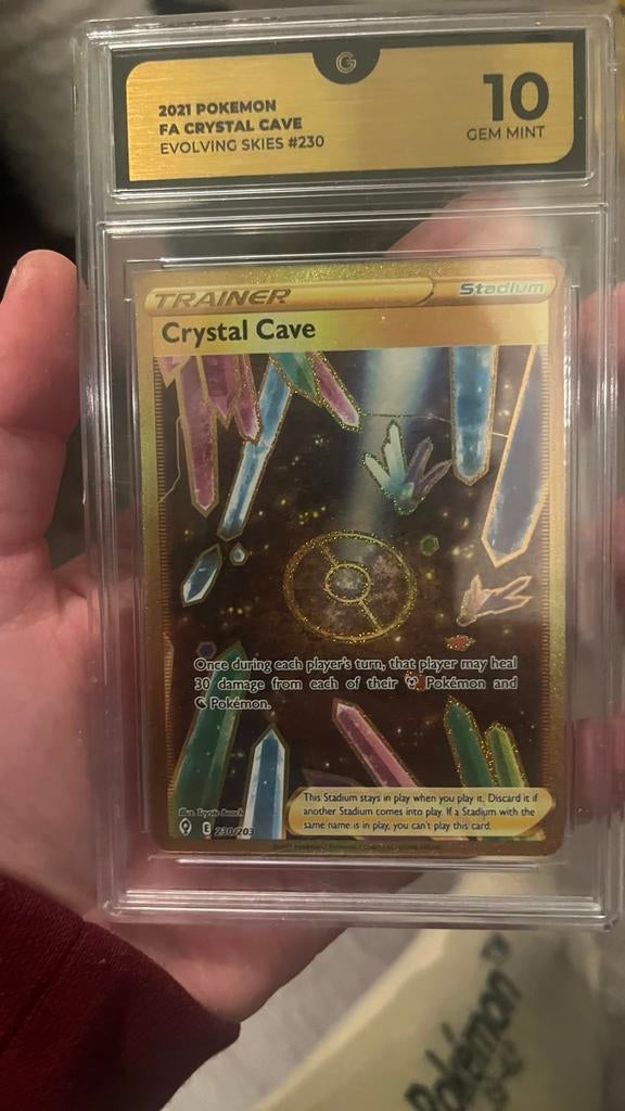 Graded card Crystal cave 203/230 evolving skies, Ophalen of Verzenden, Zo goed als nieuw, Losse kaart