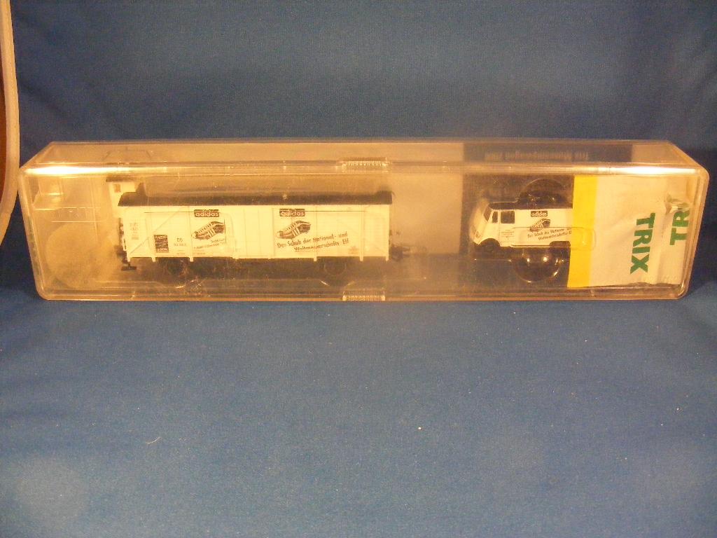 adidas wagon trix museumwagen 2006 trix 27077, Gelijkstroom, Trix, Wagon, Ophalen of Verzenden