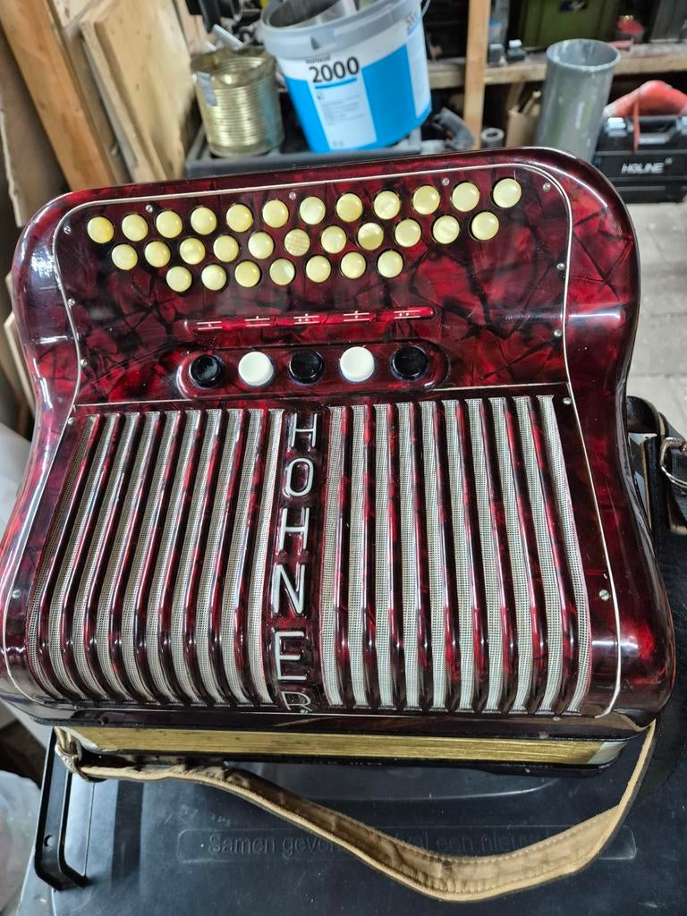 Accordeon Hohner, Ophalen
