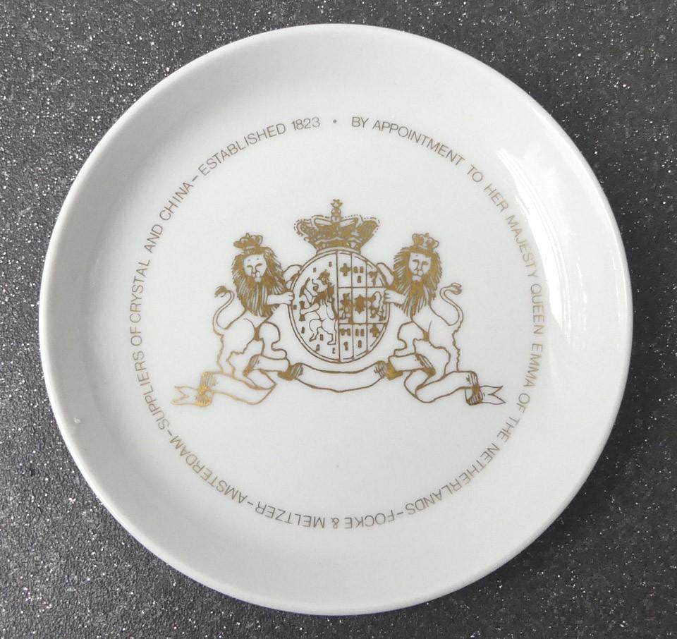 Focke & Meltzer schaaltje porselein hofleverancier wapenschi, Gebruikt, Ophalen of Verzenden, Schaal of Schalen, Overige stijlen