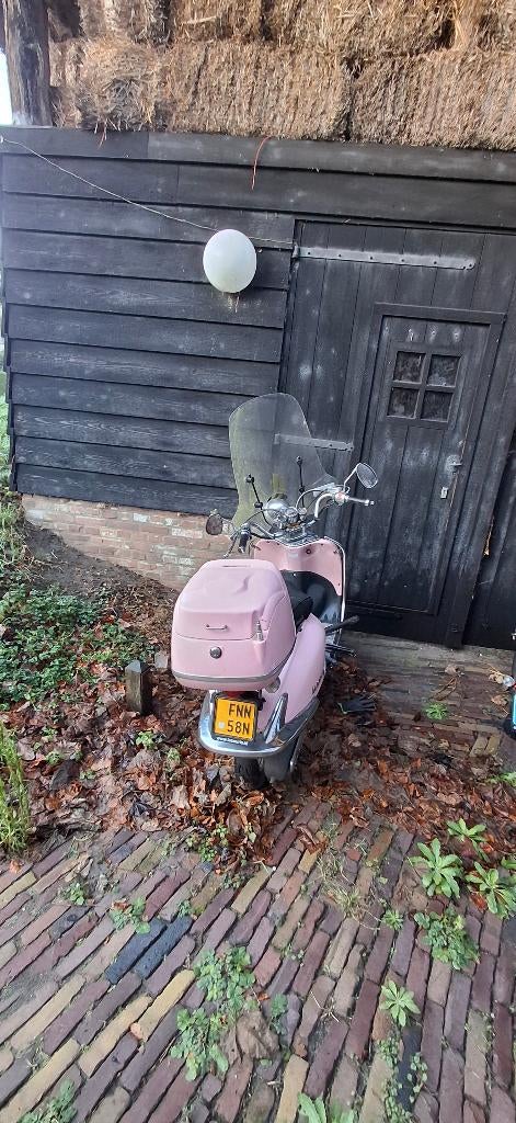 Leuke roze Scooter, Ophalen, Gebruikt, Overige typen, La Souris
