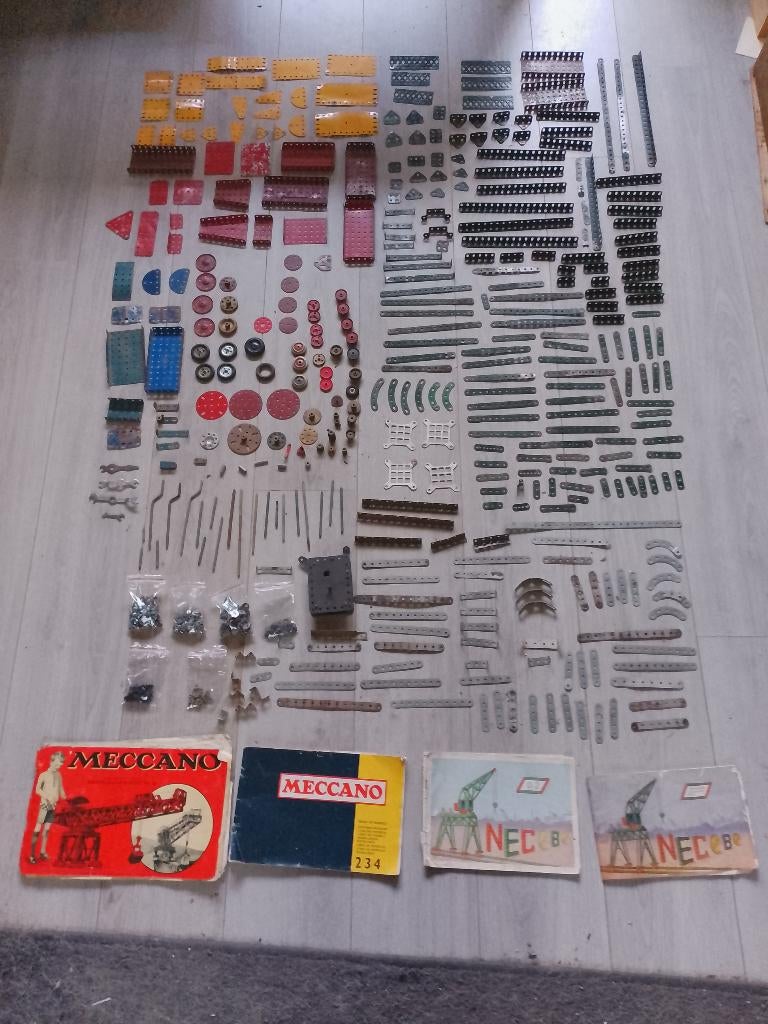 Grote Partij Oude Meccano / Necobo & Boekjes in Houten Doos, Antiek en Kunst, Antiek | Speelgoed, Ophalen of Verzenden