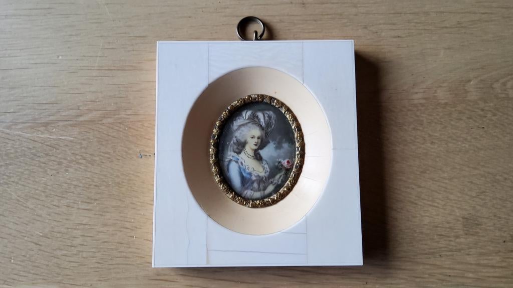 Oud retro Miniatuurportret Frans Marie Antoinette Ivoor, Ophalen of Verzenden