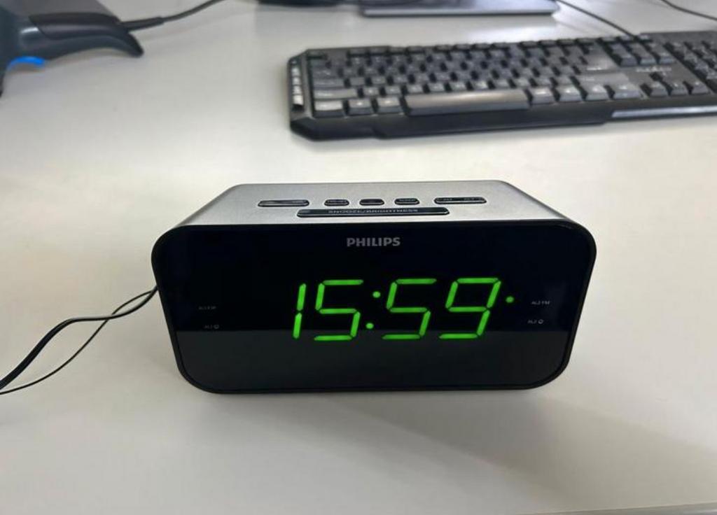 Philips TAR3306/12 Klokradio Zwart - Prima Staat, Philips, Ophalen of Verzenden, Zo goed als nieuw, Radio