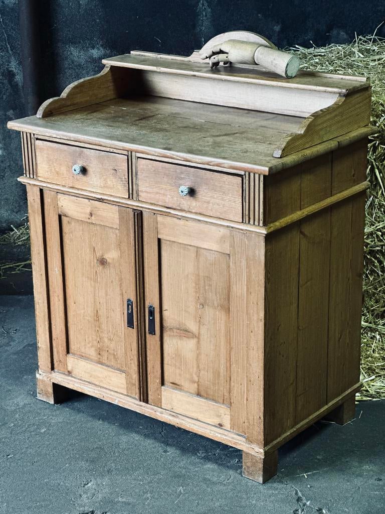 *Antiek grenen dressoir/commode met porseleinen knopjes, Ophalen