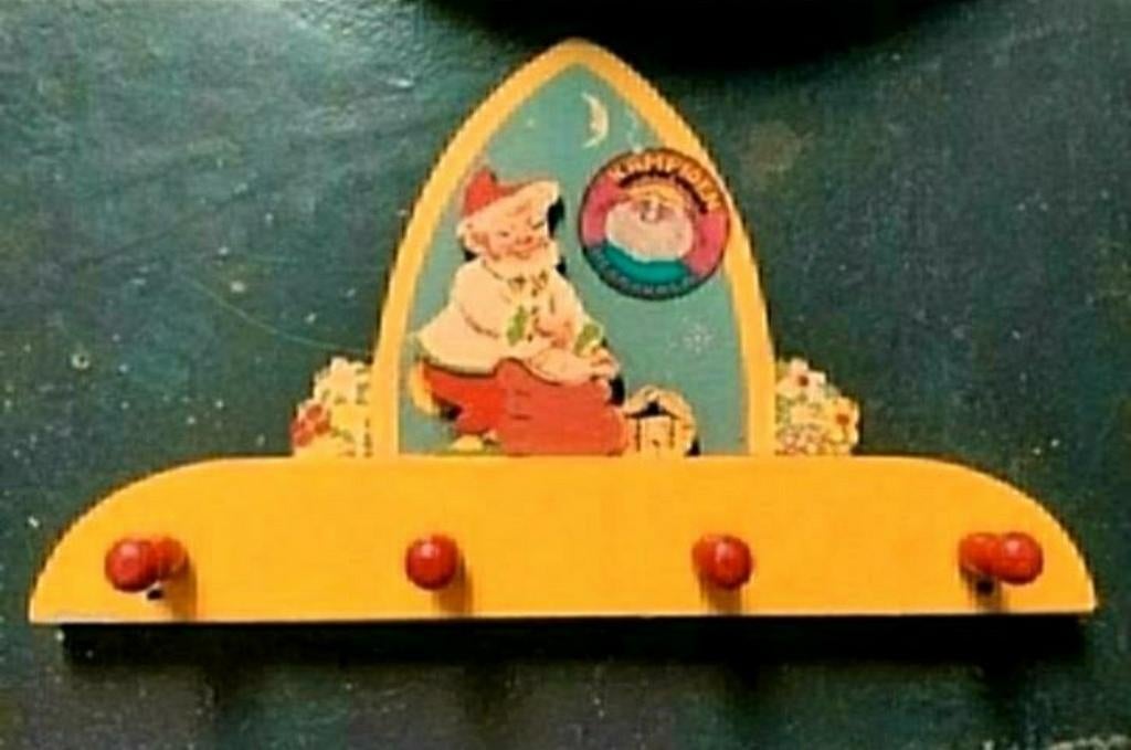 Kapstok,kind,1960,RETRO,geel,Hout,4 haken,Kabouter,Rood, Ophalen of Verzenden, Gebruikt, Hout, Wandkapstok