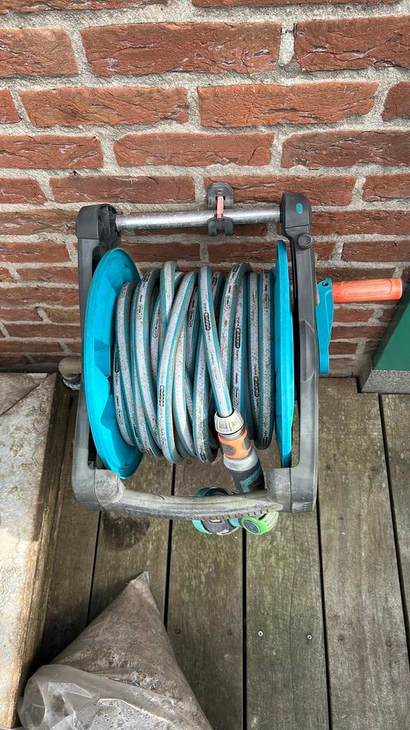 Gardena tuinslanghaspel. Incl.Slang+ regelbare sproeikop., Tuin en Terras, Tuinslangen, Ophalen of Verzenden, Gebruikt