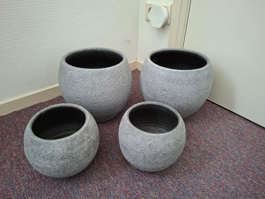 MOOIE SET BLOEMPOTTEN( LIEFST GOUW OP HALEN), Ophalen, Overige kleuren, Aardewerk of Porselein, Zo goed als nieuw