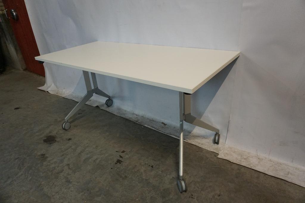 Inklapbaar en rijdbaar bureau, tafel kantinetafel 150x70, Ophalen, Gebruikt, Overige merken, Grijs