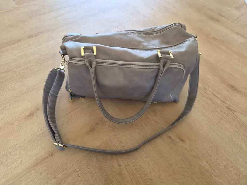 Ruime luiertas van isoki., Sieraden, Tassen en Uiterlijk, Tassen | Reistassen en Weekendtassen, Ophalen, Grijs, 30 cm of meer