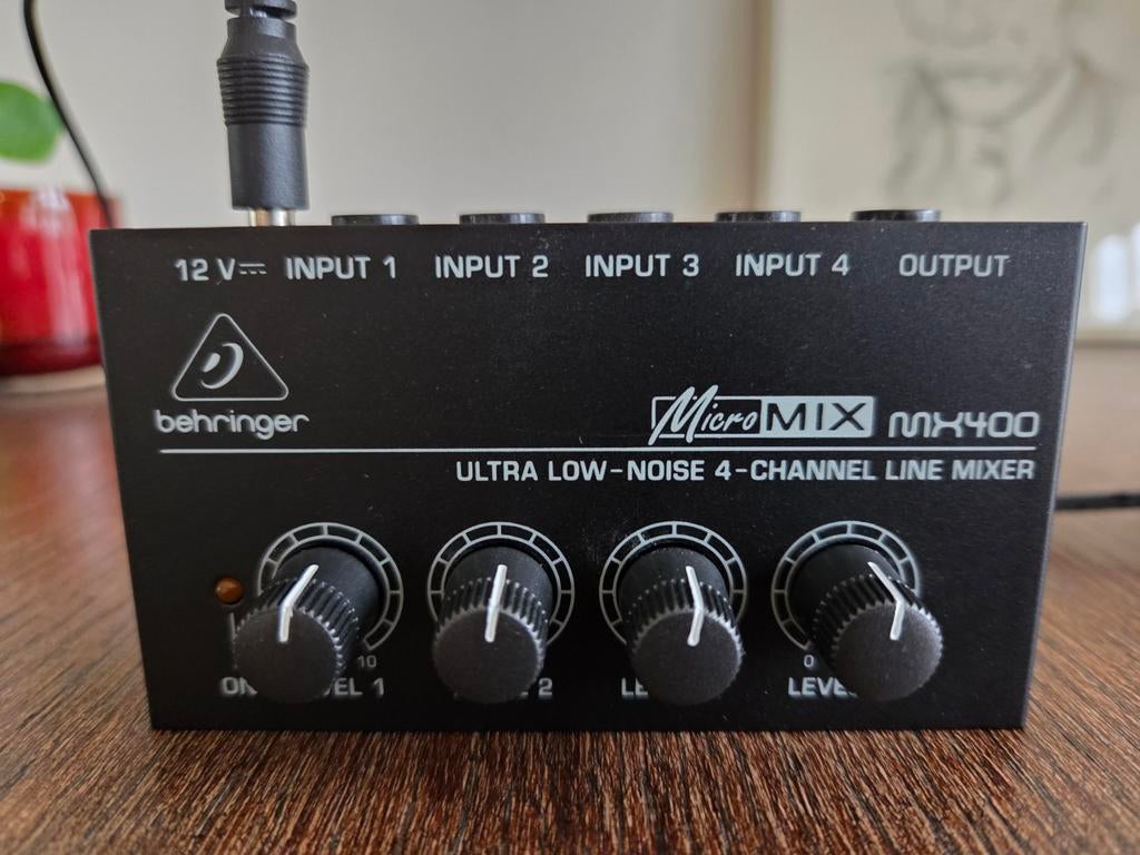 Behringer MicroMIX MX400 Ultra Low-Noise 4-kanaals Mixer, Ophalen, Zo goed als nieuw, Minder dan 5 kanalen