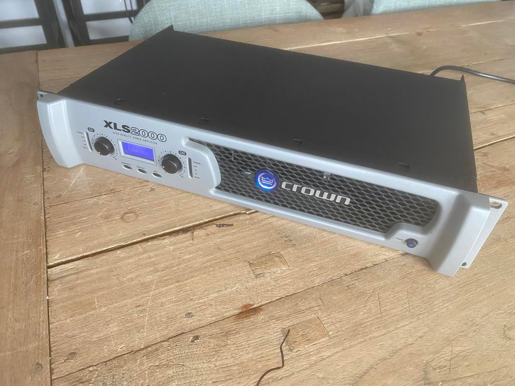 Crown XLS 2000 Klasse D Versterker met Crossover (2x650W), Crown, 500 tot 1000 watt, Ophalen of Verzenden, Zo goed als nieuw