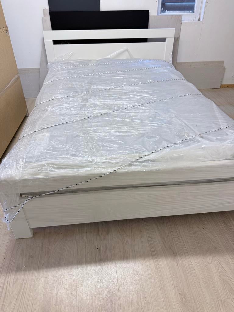 Houten bed met matras 140x200 cm, Ophalen, Wit, Tweepersoons, 140 cm