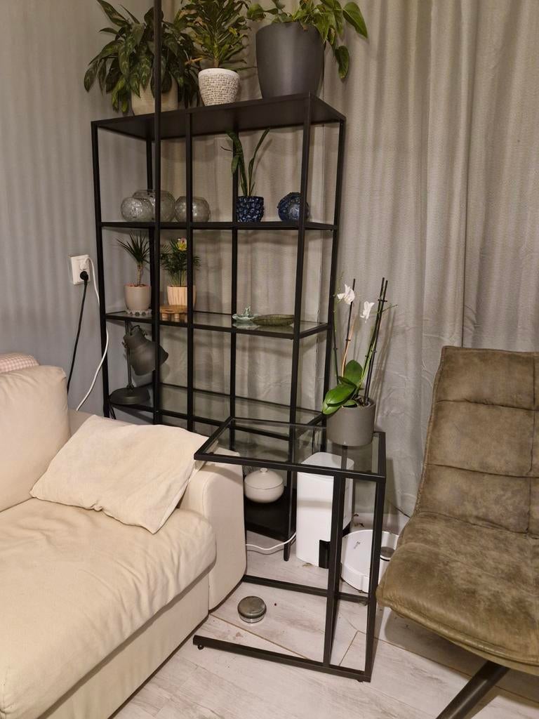 Vittsjö Ikea stellingkast en laptoptafeltje, Ophalen, Zo goed als nieuw