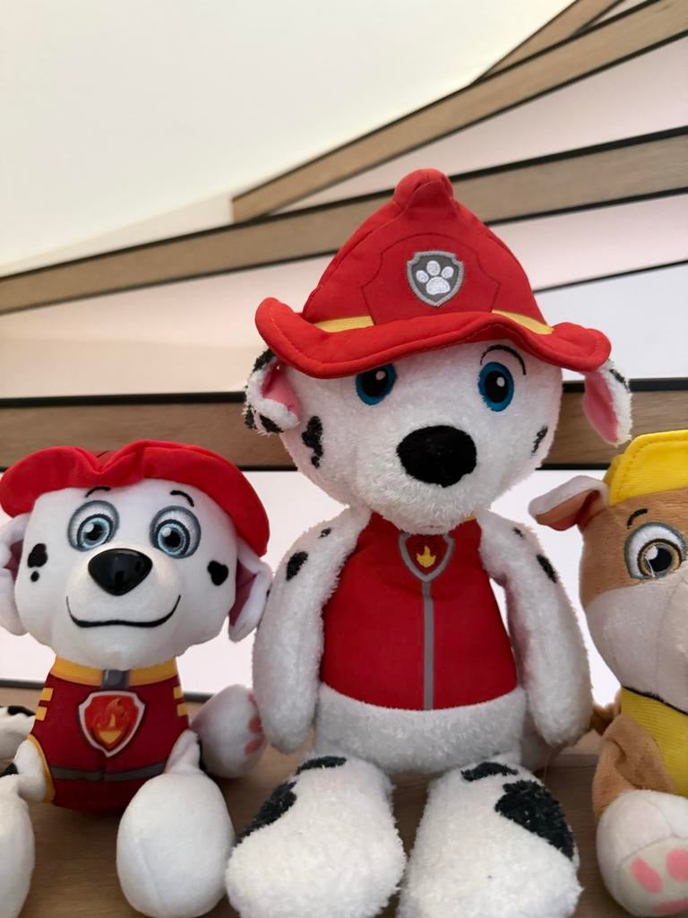 Paw Patrol Knuffels: Rubble en Marshall Set, Zo goed als nieuw, Middelgroot (20 tot 80 cm), Met kleding of accessoire, Rood