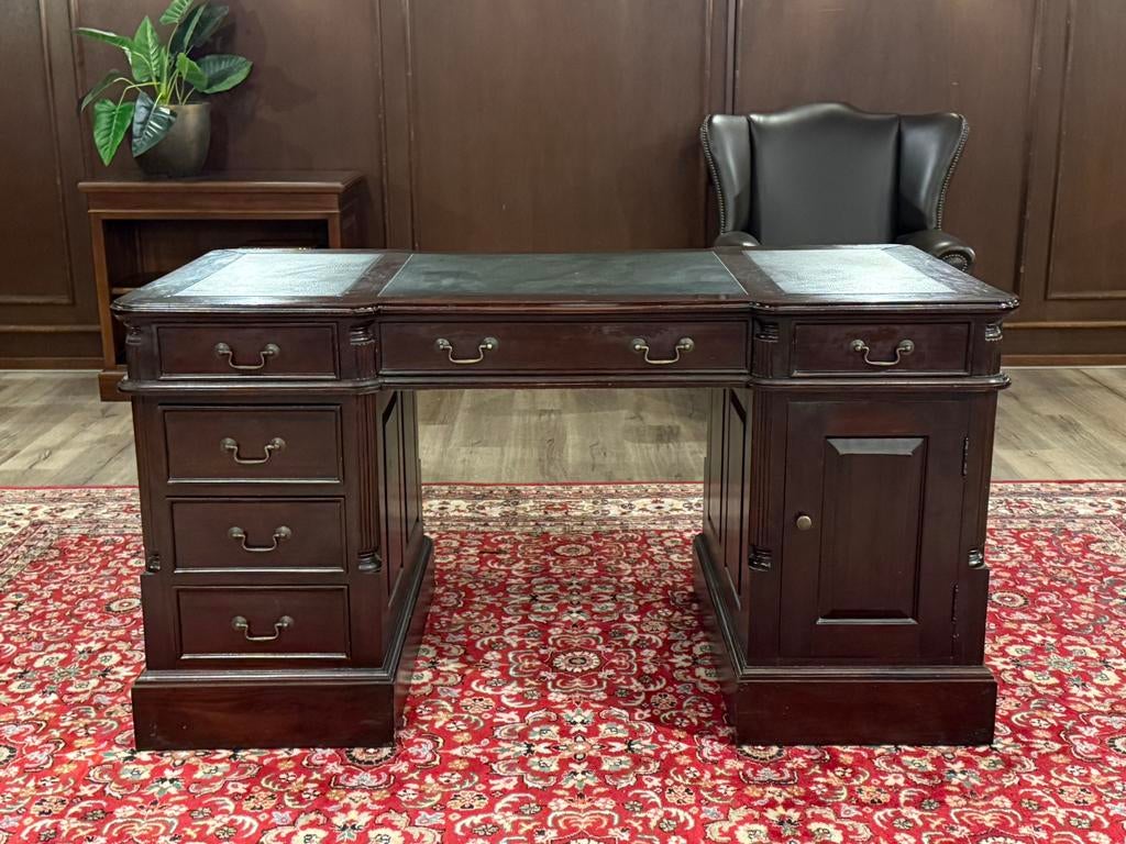 Klassiek Engels bureau #649