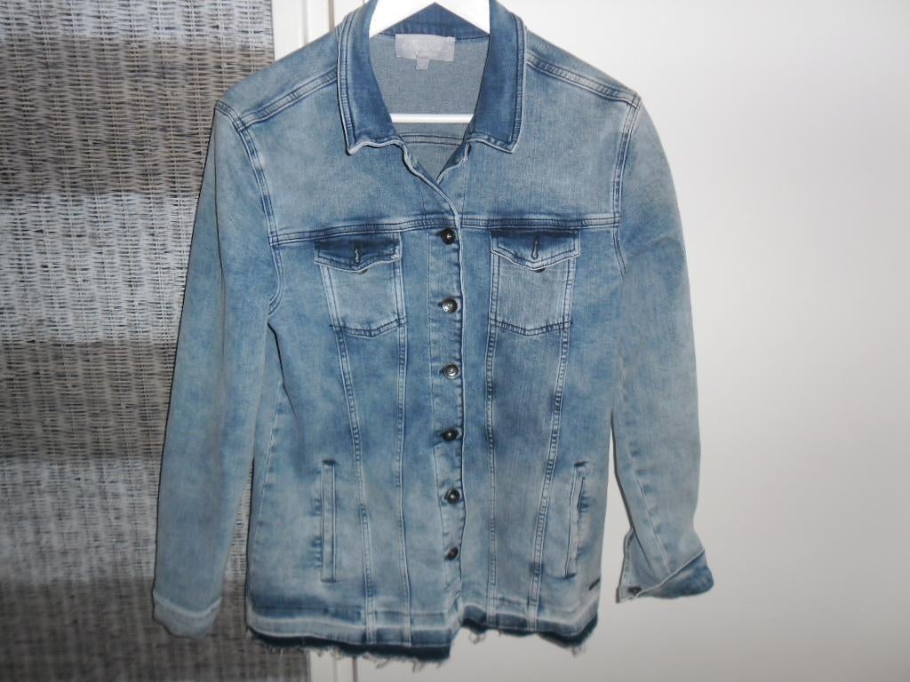 Elvira Blauw Spijkerjasje Maat 42 (NIEUW), Kleding | Dames, Jasjes, Kostuums en Pakken, Nieuw, Jasje, Maat 42/44 (L), Blauw, Ophalen of Verzenden