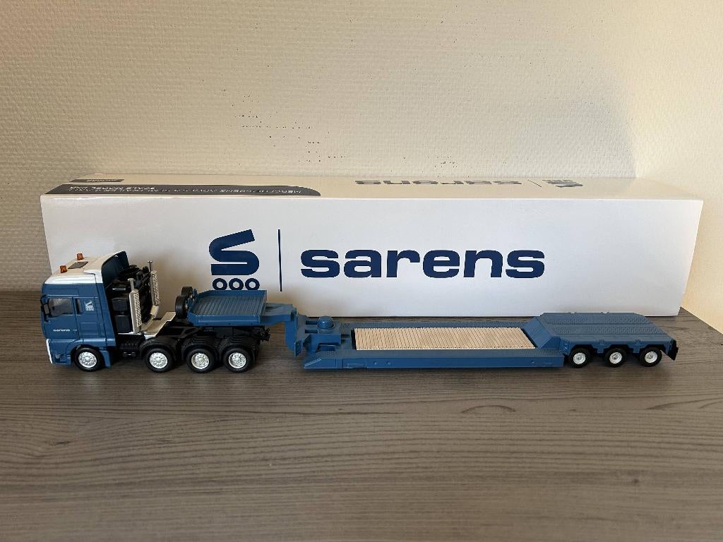 Sarens Man TGA + dieplader zwaartransport Siku 1/50 3930, Verzenden, Zo goed als nieuw, Bus of Vrachtwagen, SIKU